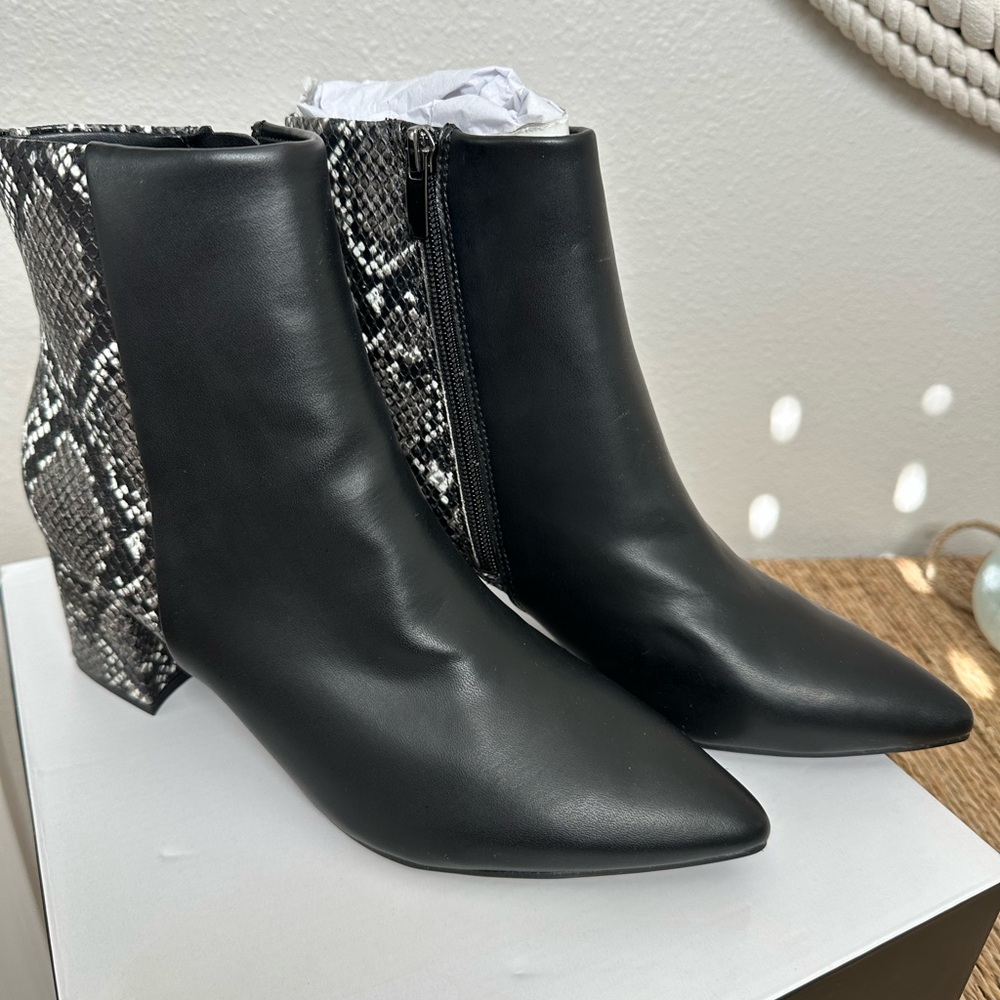 NEW Nine West Black and Snake Pattern Ankle Boots